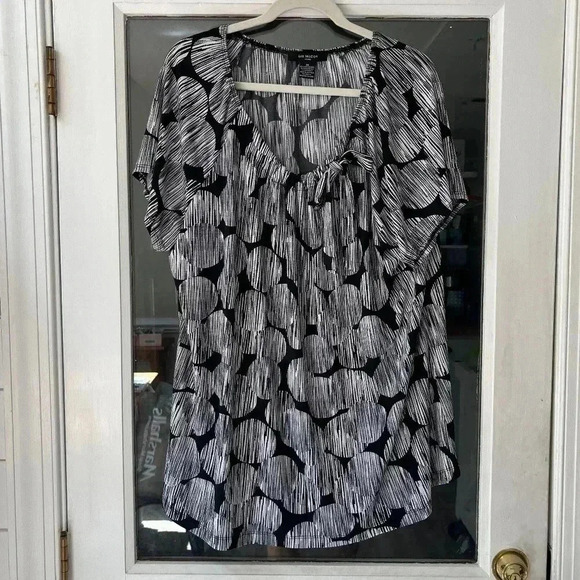 Liz mccoy Tops - Liz McCoy Woman Shirt 3x